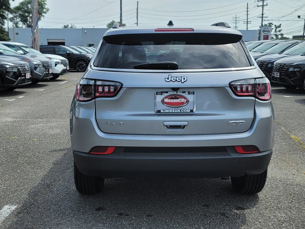 Used 2024 Jeep Compass Latitude AWD/4WD image 8