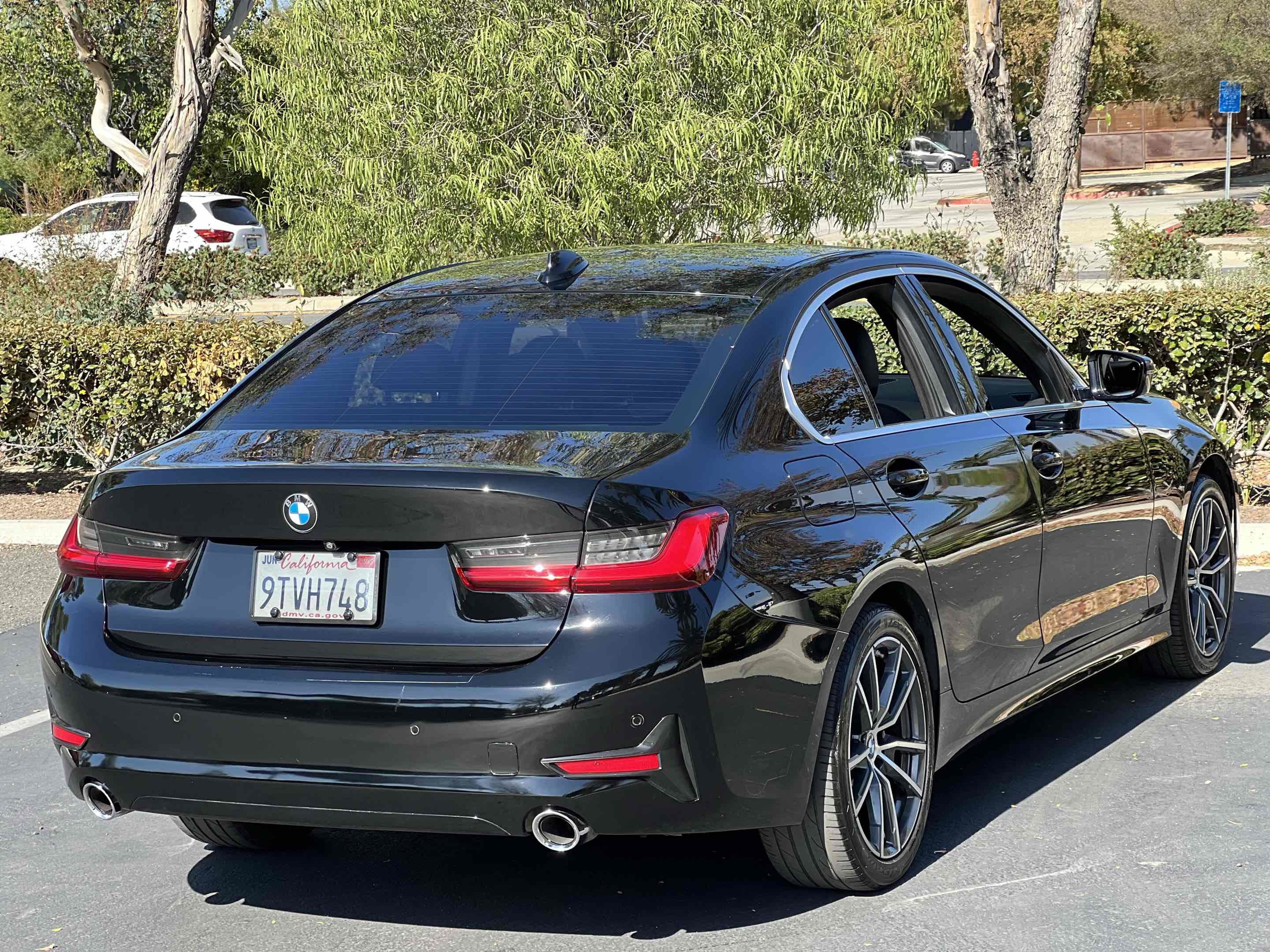 Used 2021 BMW 330e image 27