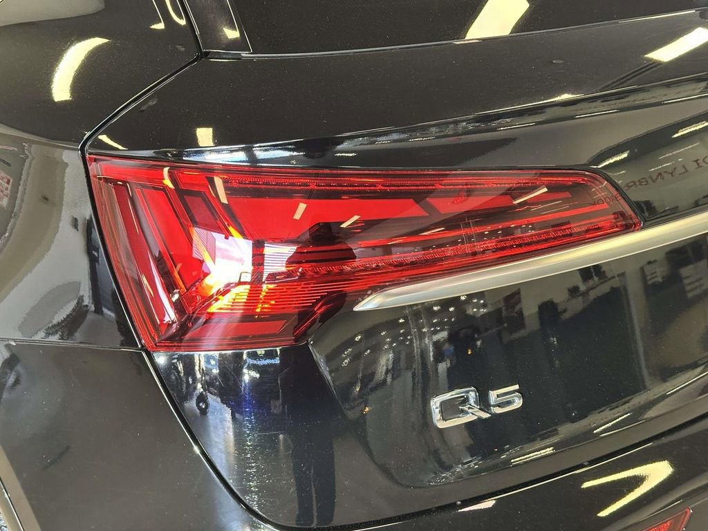 Used 2023 Audi Q5 2.0T Premium Plus w/ Premium Plus Package AWD/4WD image 9