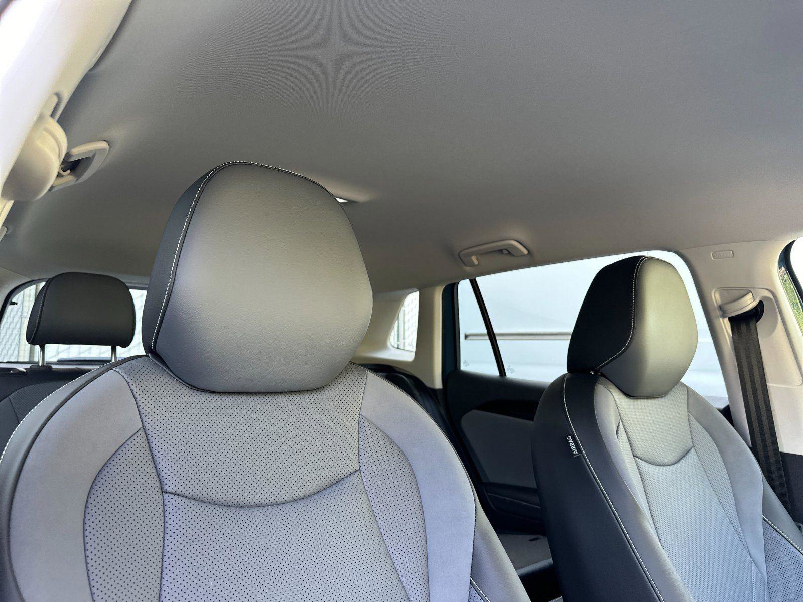 New 2026 Volkswagen Tiguan SE FWD image 16