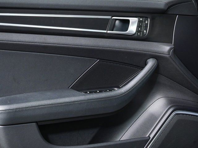 Certified 2023 Porsche Panamera Platinum Edition image 6