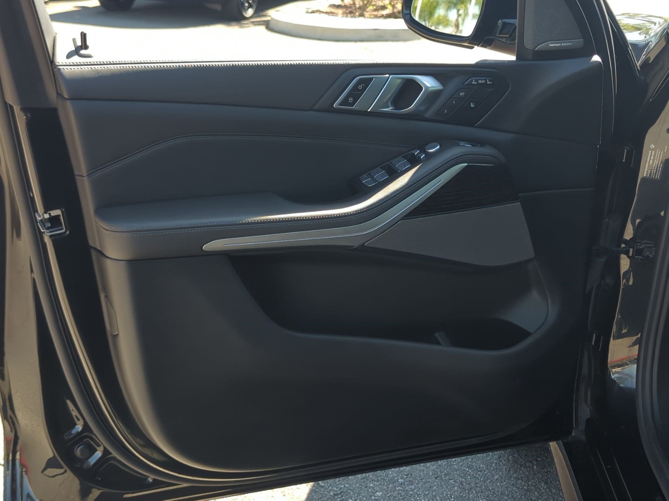 Certified 2023 BMW X7 xDrive40i w/ M Sport Package image 14