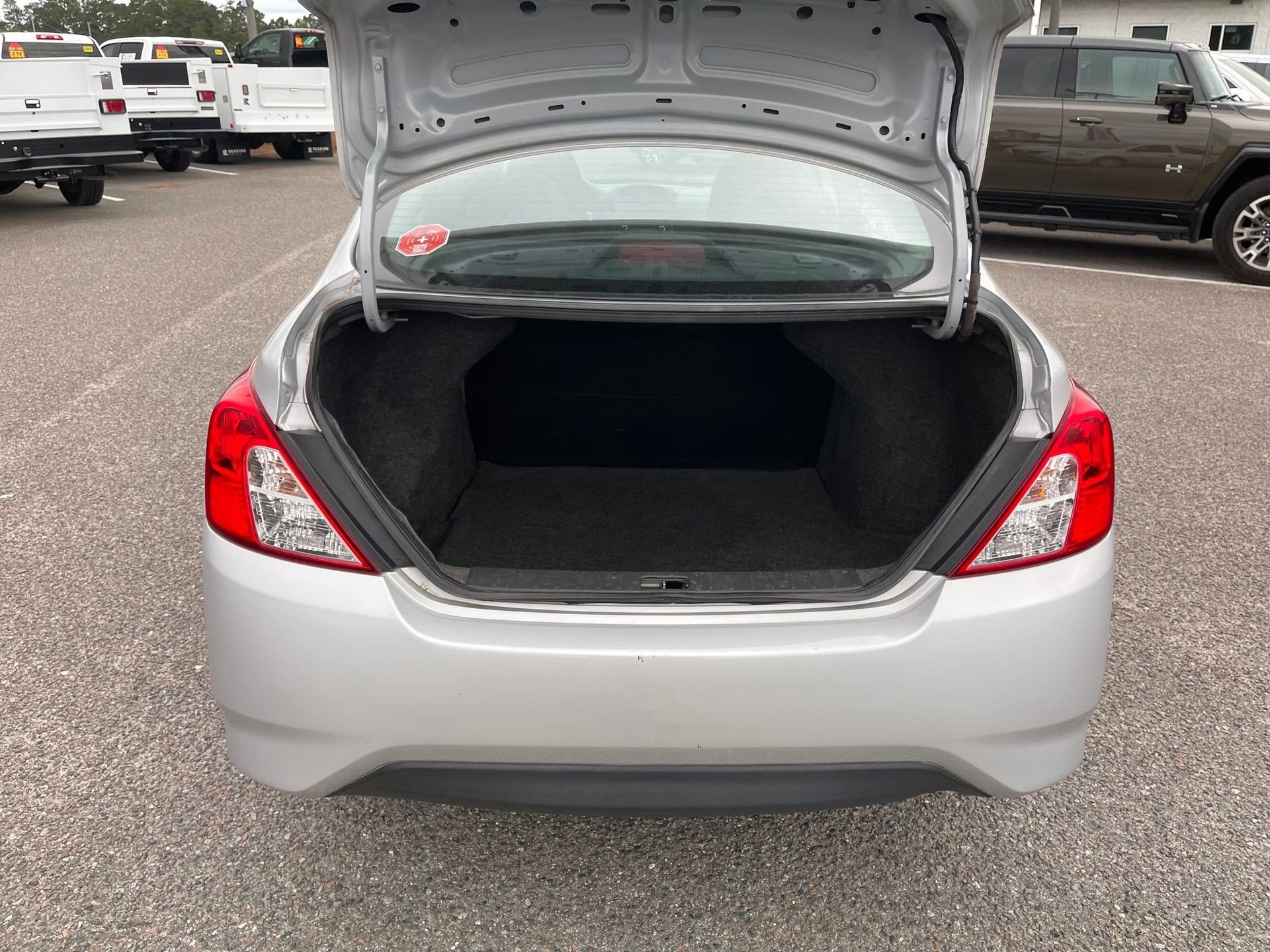 Used 2015 Nissan Versa S FWD image 23