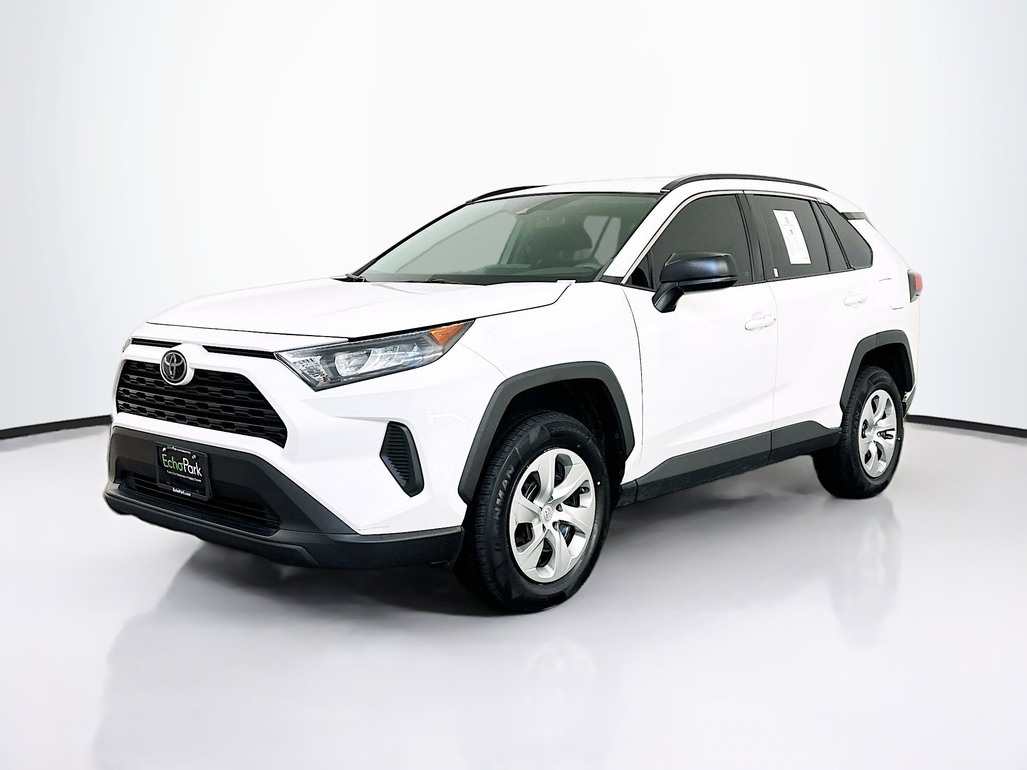Used 2019 Toyota RAV4 LE image 3