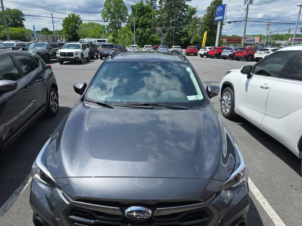 Used 2025 Subaru Crosstrek 2.5i Premium AWD/4WD image 1