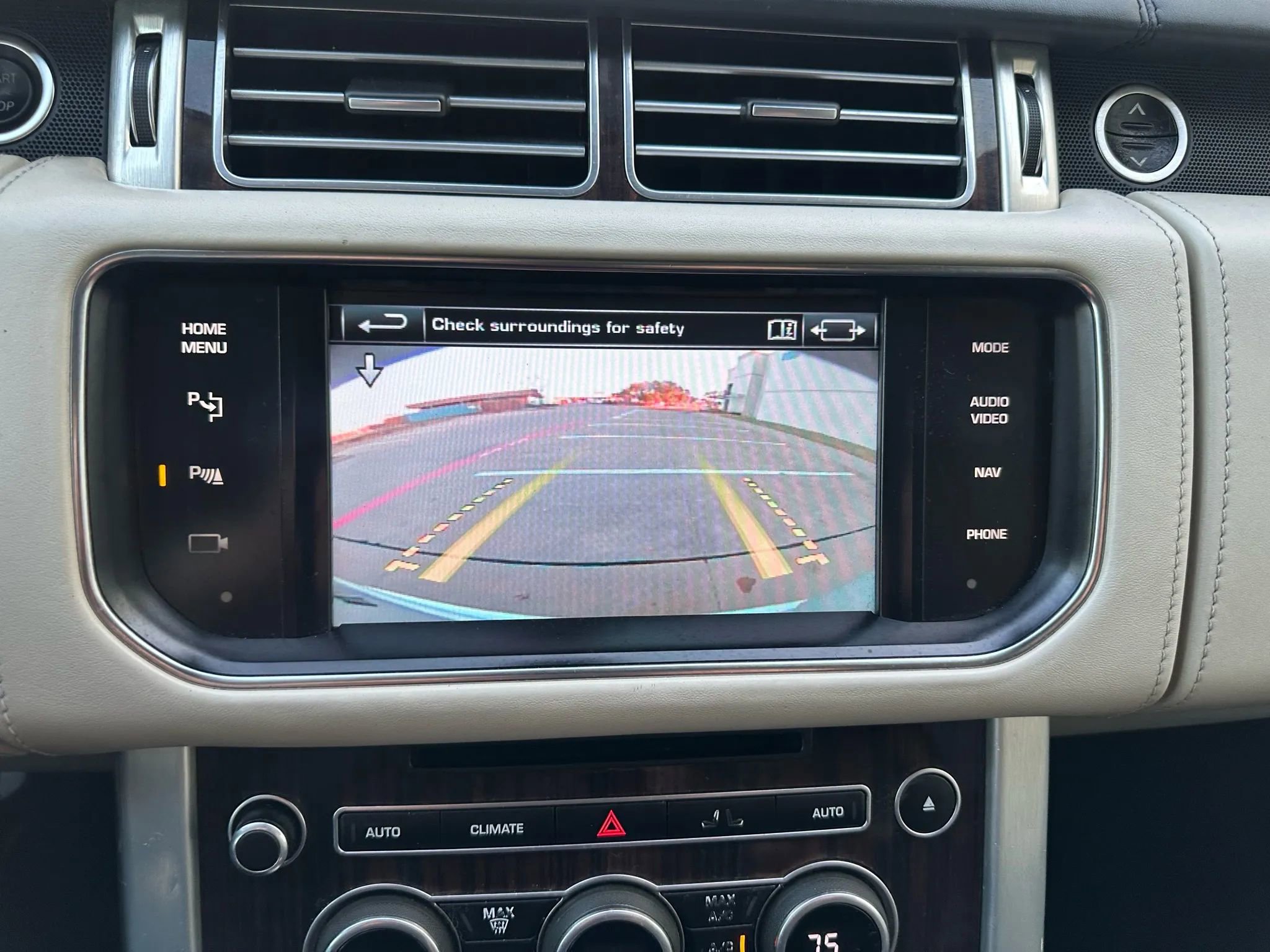 Used 2014 Land Rover Range Rover Long Wheelbase Autobiography image 43