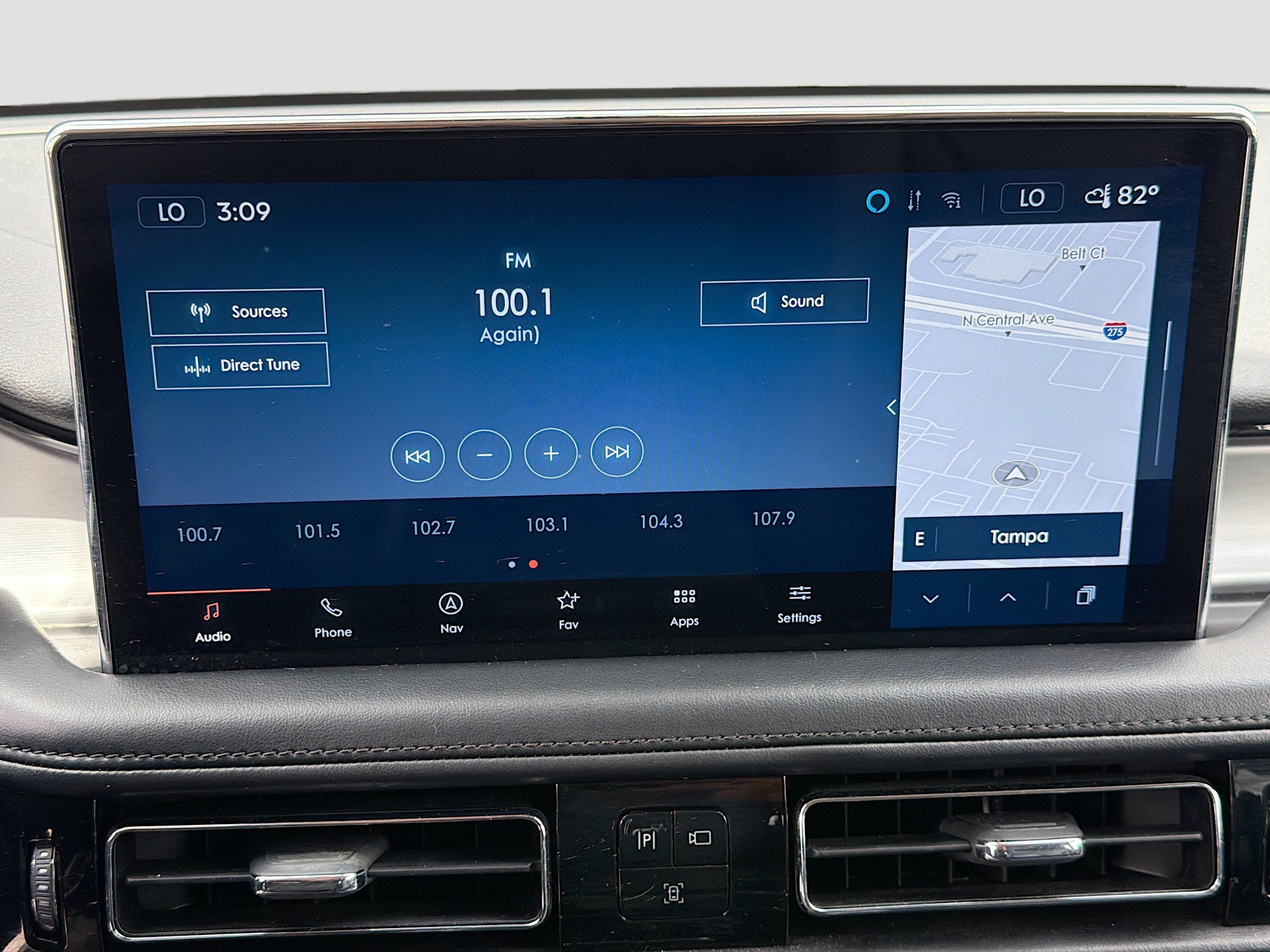 Used 2022 Lincoln Nautilus FWD w/ Premium Package image 30