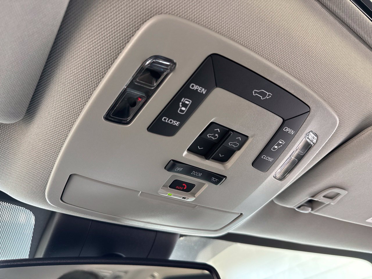 Certified 2026 Toyota Sienna XLE FWD image 34