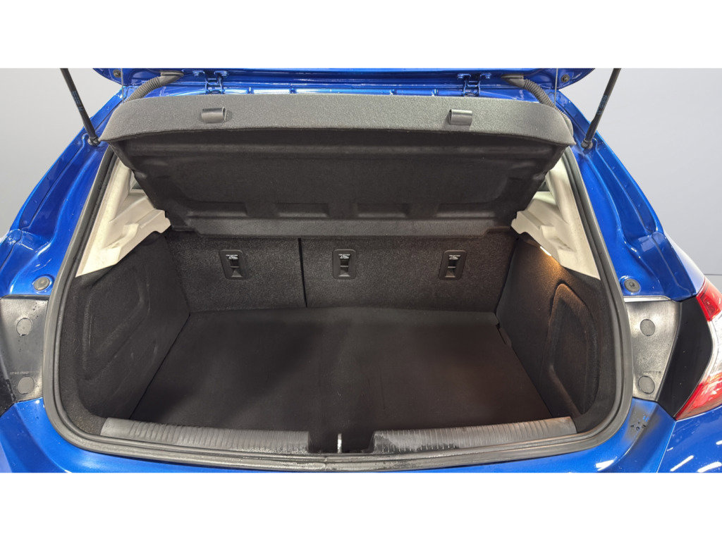 Used 2018 Chevrolet Cruze LT w/ Convenience Package image 15