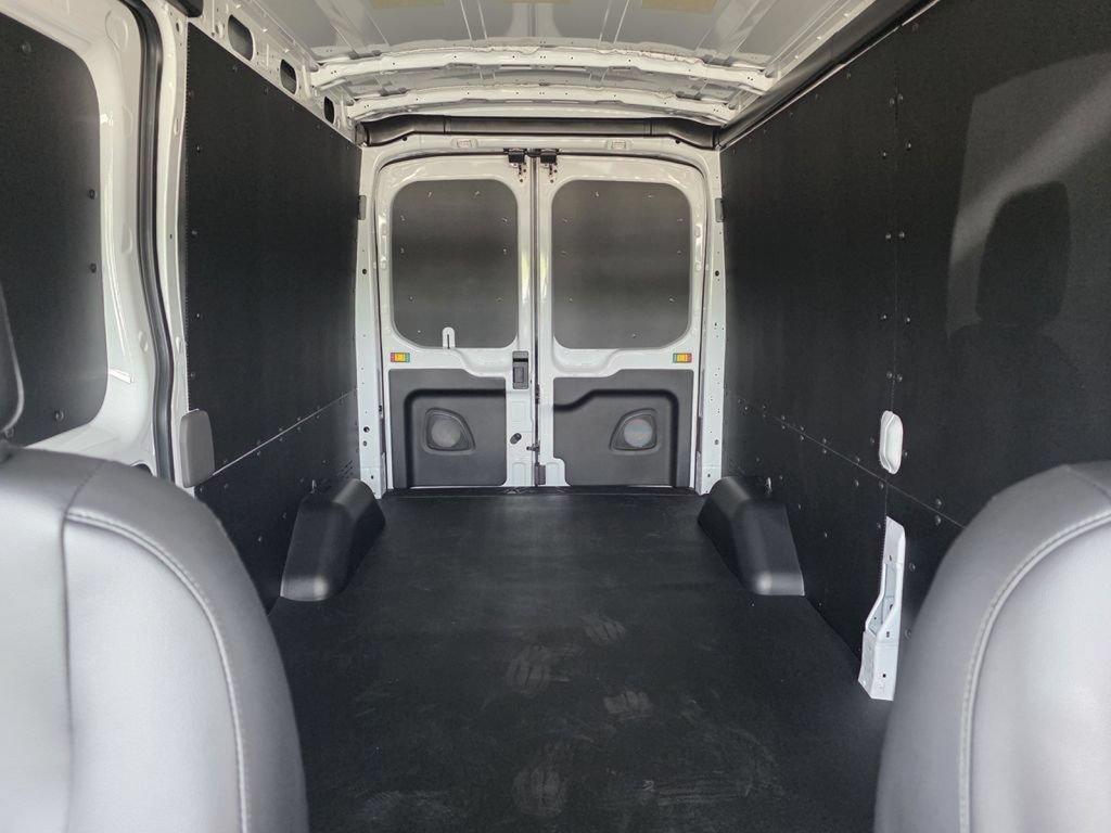 New 2026 Ford Transit 250 148 Medium Roof w/ Load Area Protection Package RWD image 22