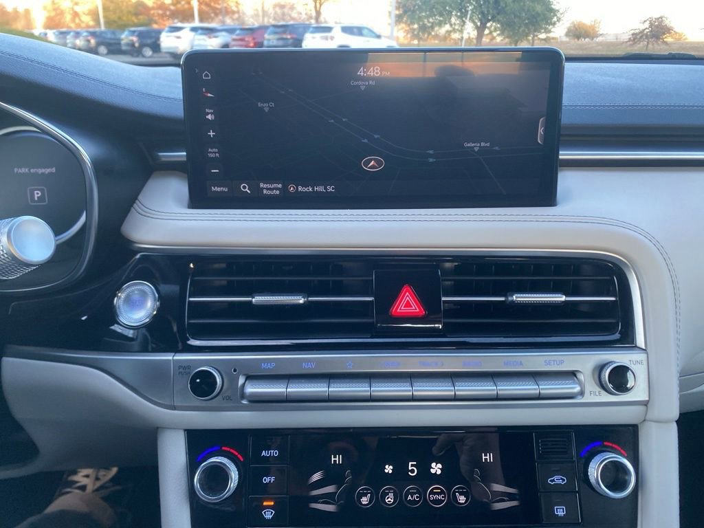 Used 2025 Genesis G70 2.5T image 23