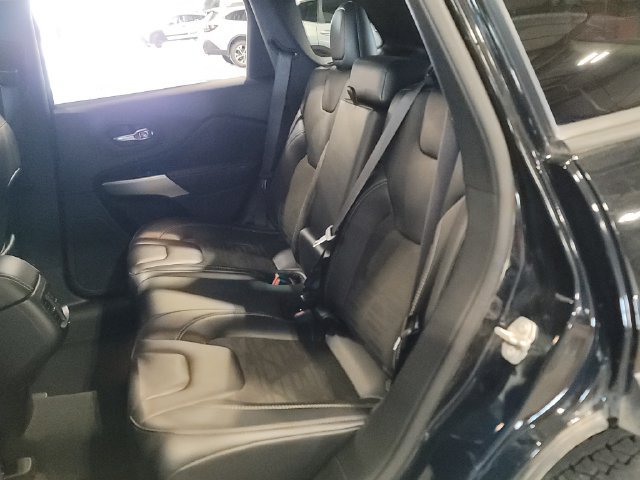 Used 2022 Jeep Cherokee Latitude w/ Sun & Sound Group AWD/4WD image 32