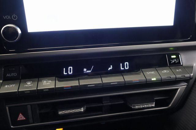 Used 2025 Toyota Camry SE FWD image 24