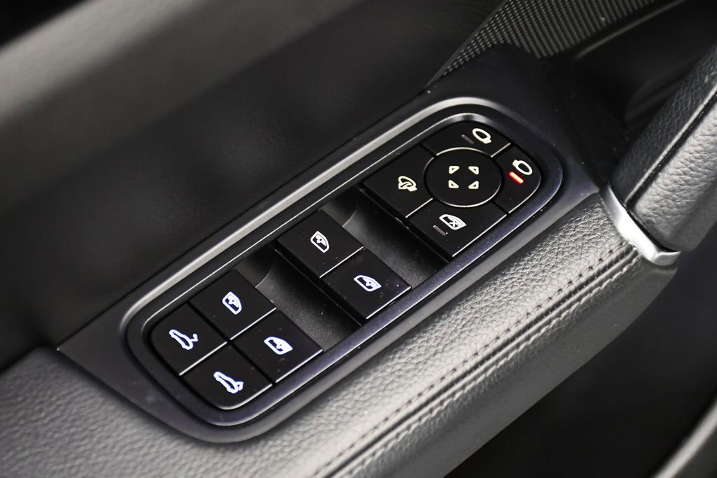 Used 2022 Porsche Cayenne image 37
