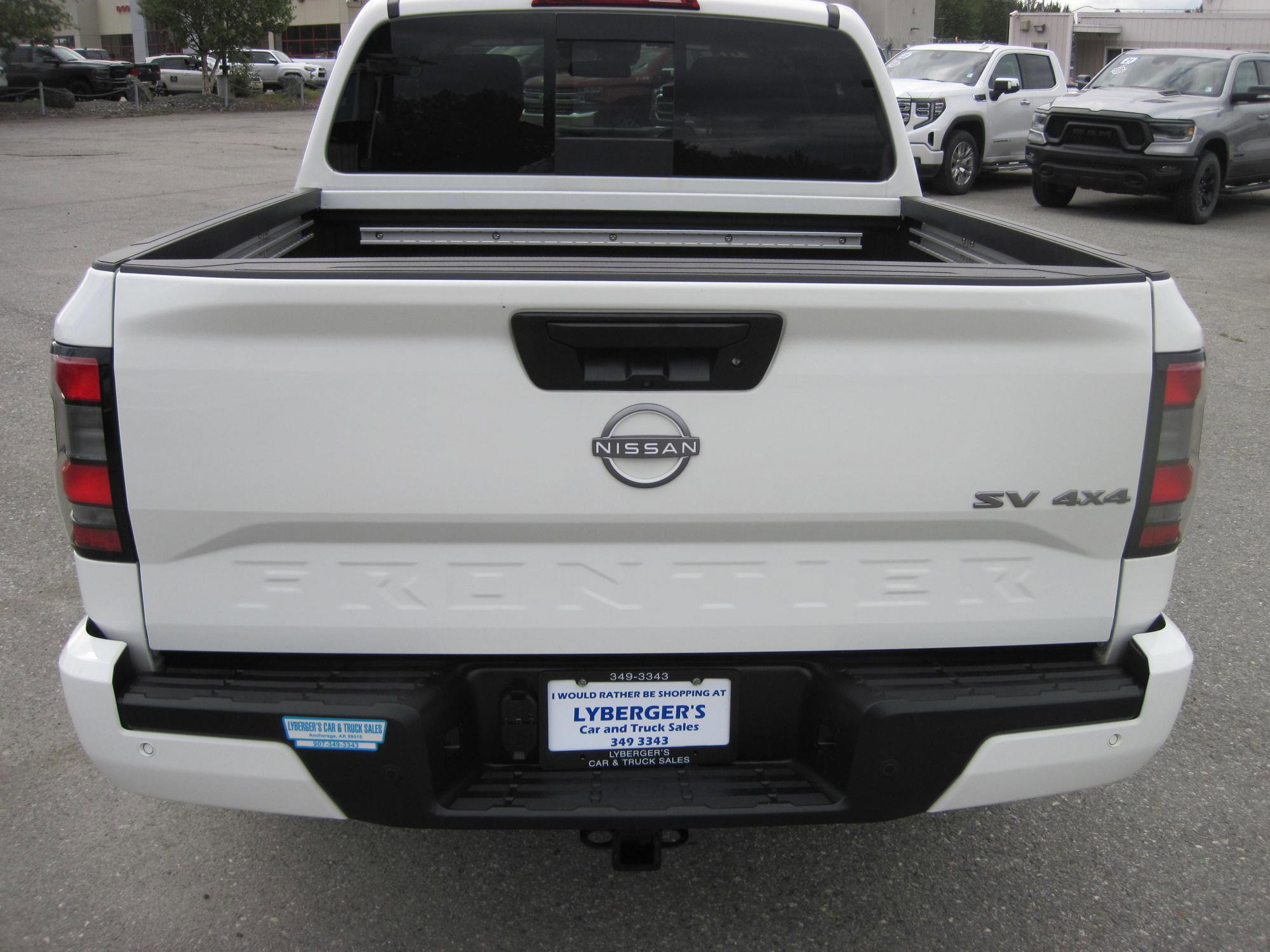 Used 2024 Nissan Frontier SV w/ SV Convenience Package image 5