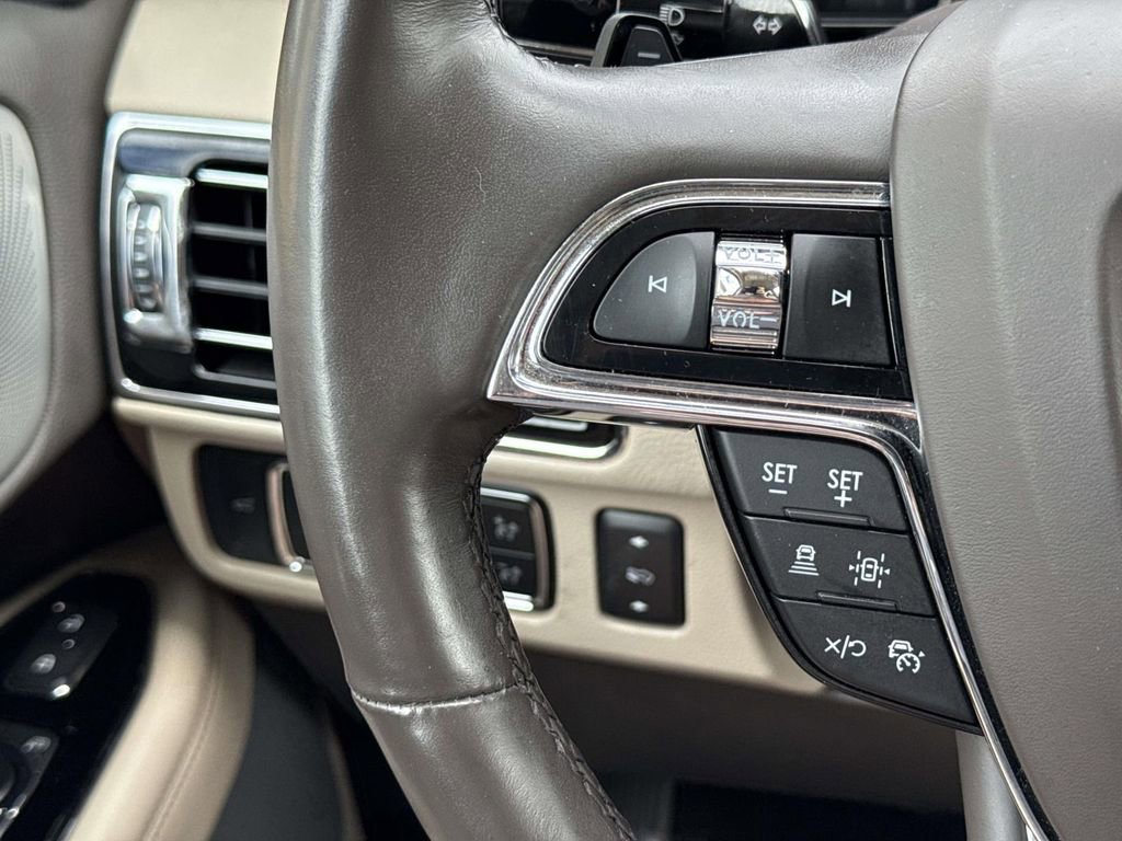 Used 2022 Lincoln Navigator L Reserve AWD/4WD image 37