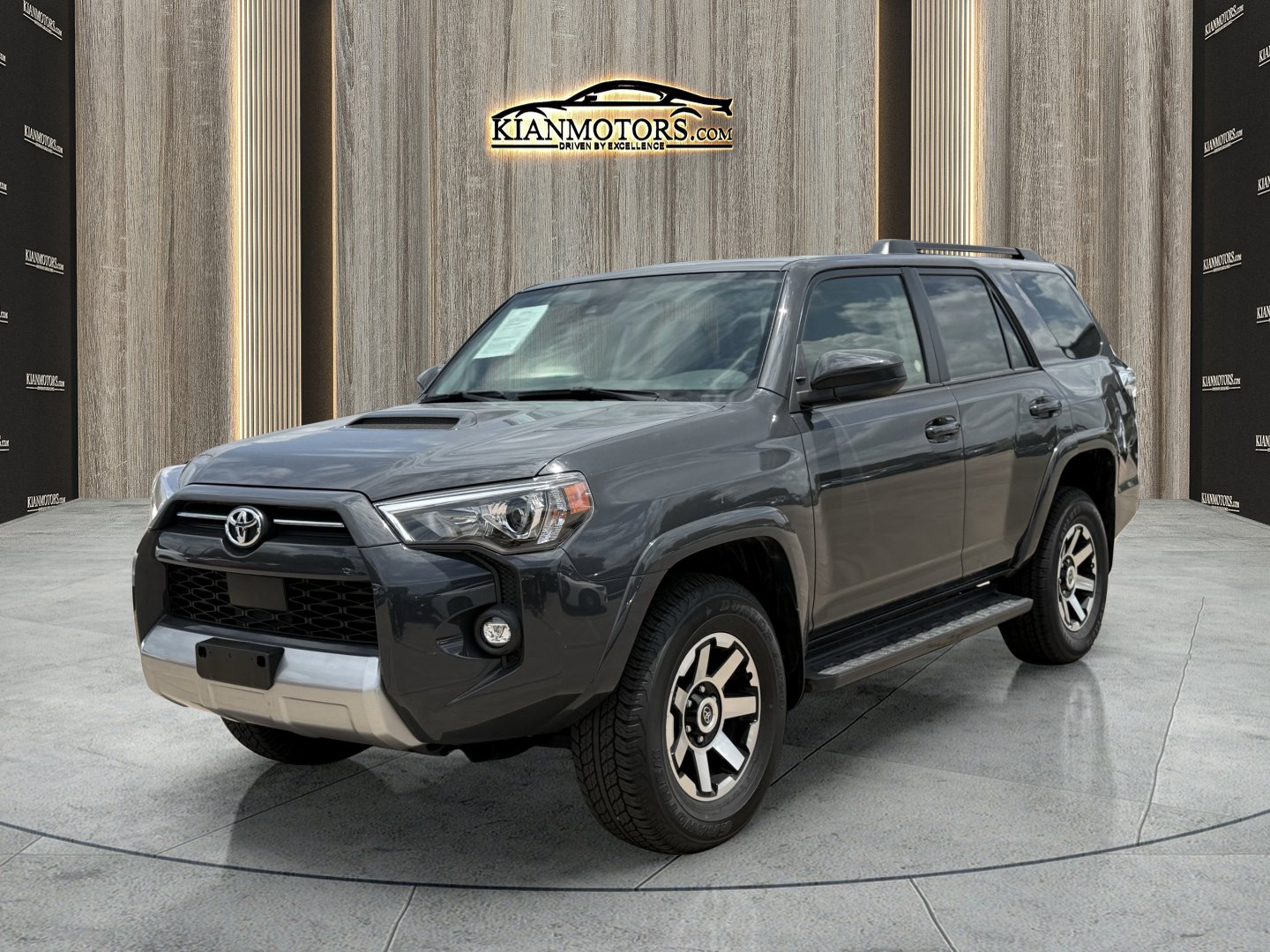 Used 2024 Toyota 4Runner TRD Off-Road image 3