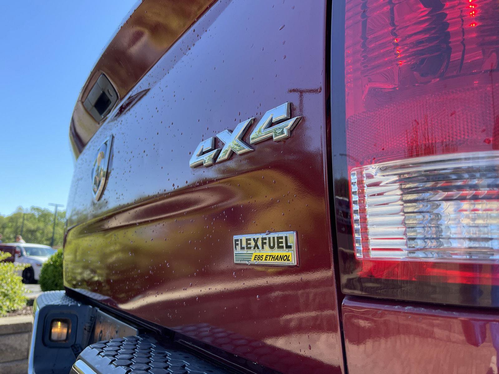 Used 2015 RAM 1500 Classic SLT AWD/4WD image 11