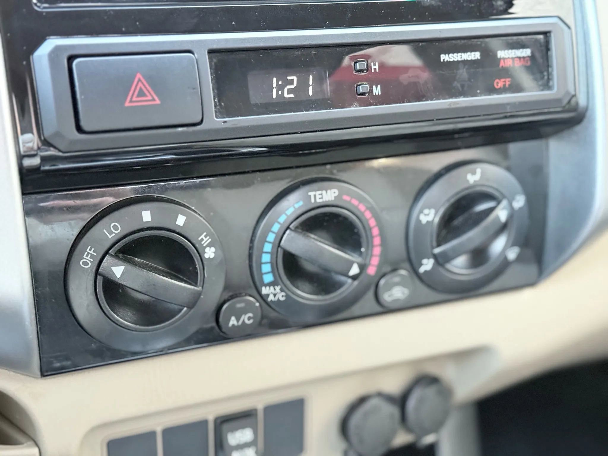 Used 2013 Toyota Tacoma PreRunner image 27