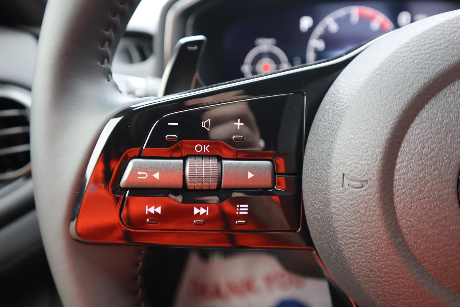 Used 2024 Nissan Z Performance w/ Heritage Edition image 22