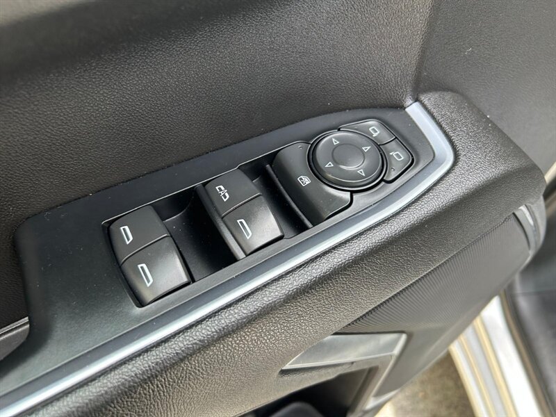 Used 2022 Chevrolet Silverado 1500 LT AWD/4WD image 26