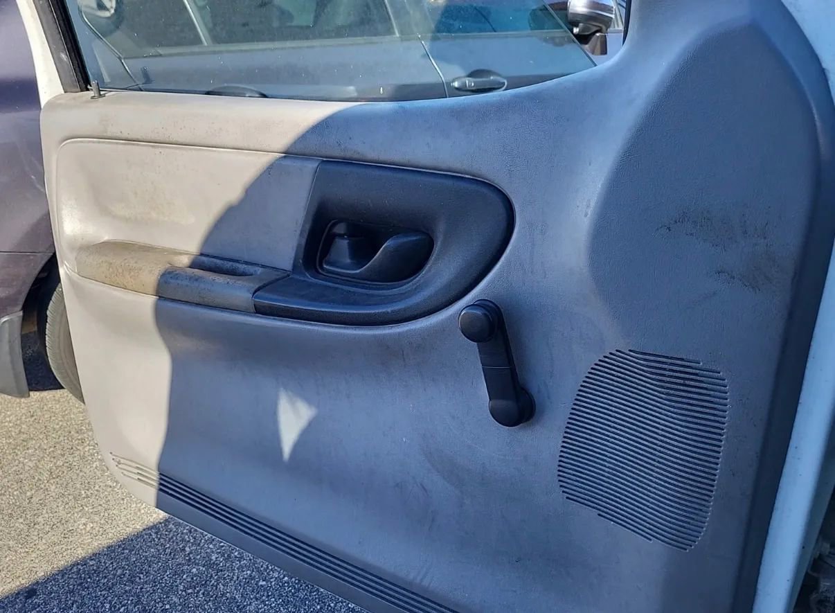 Used 2002 MAZDA B-Series Pickup 2WD Regular Cab B2300 image 2