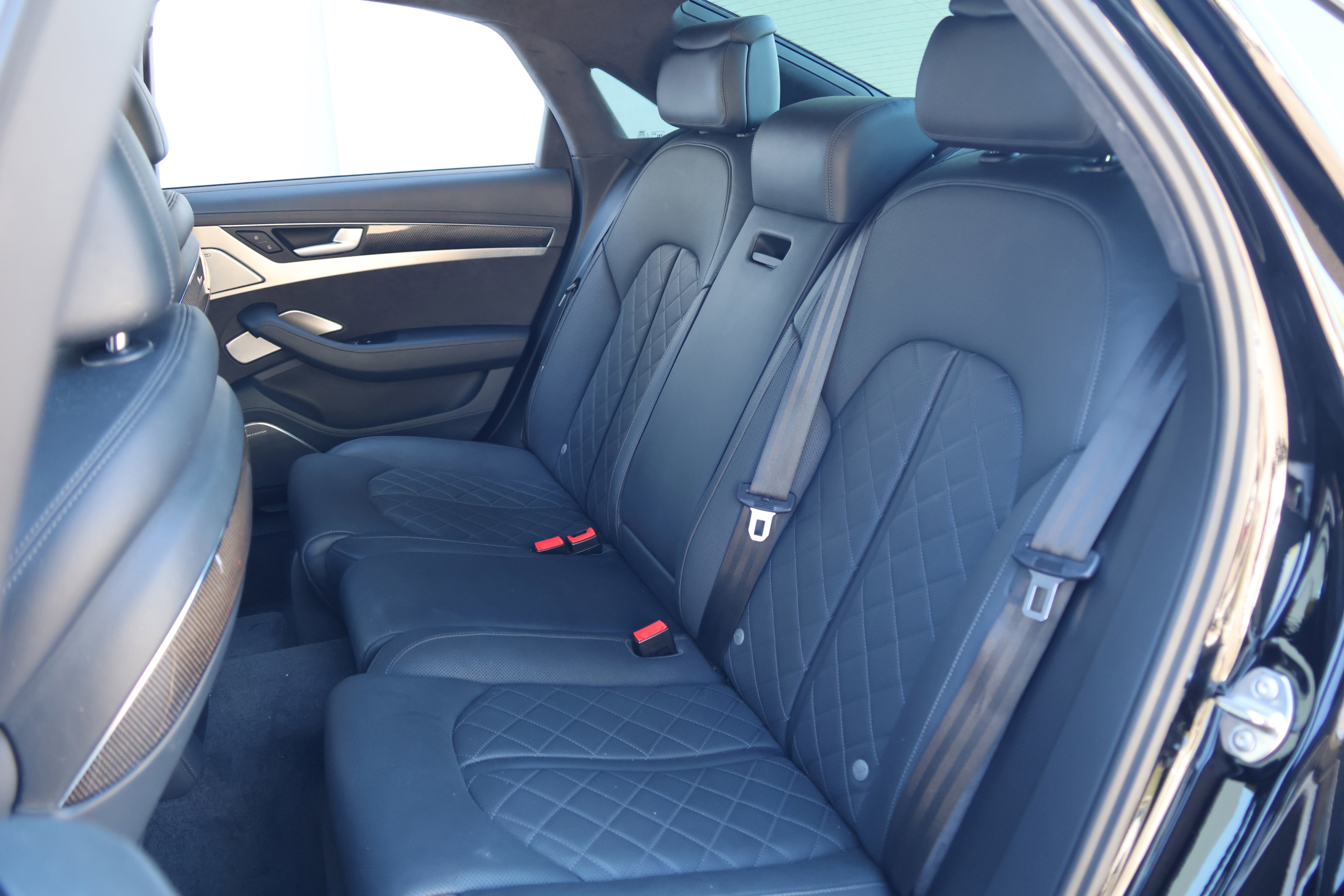 Used 2016 Audi S8 image 35