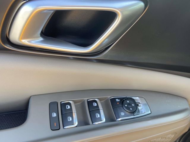 New 2025 Kia Carnival FWD image 12