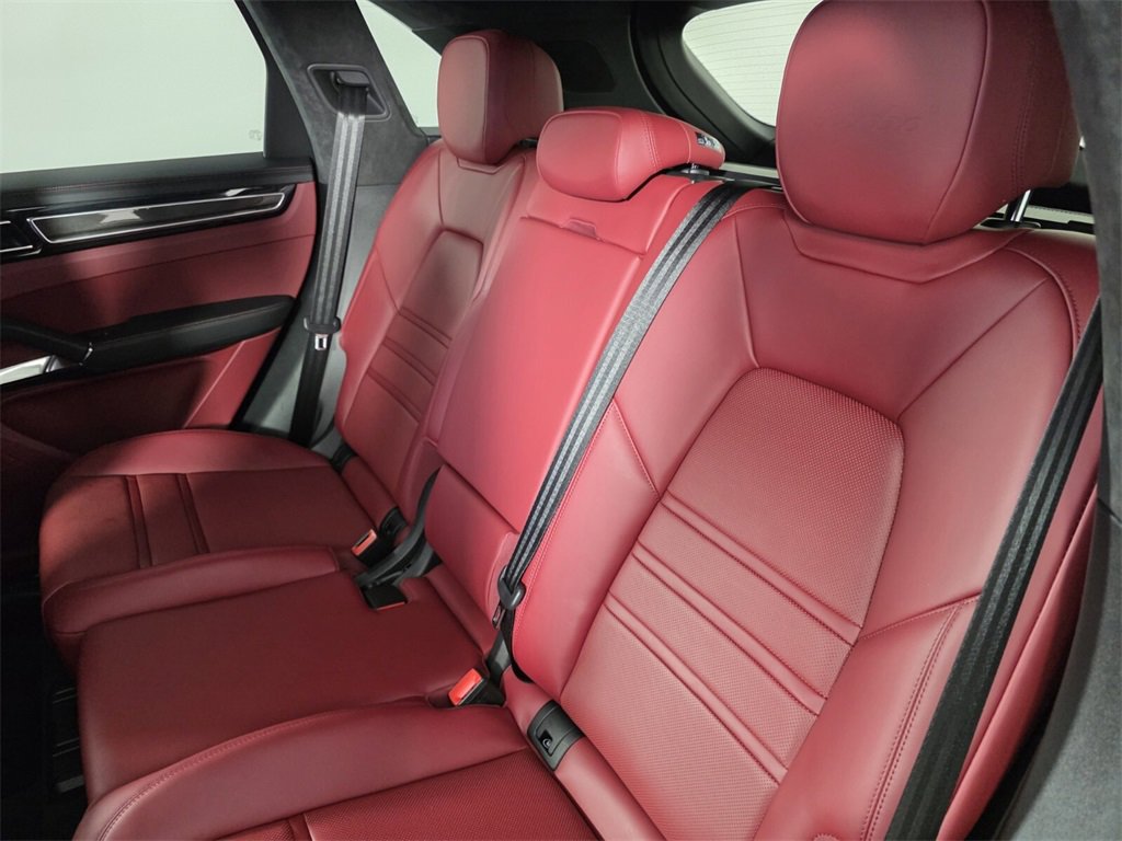 Used 2023 Porsche Cayenne Turbo image 18