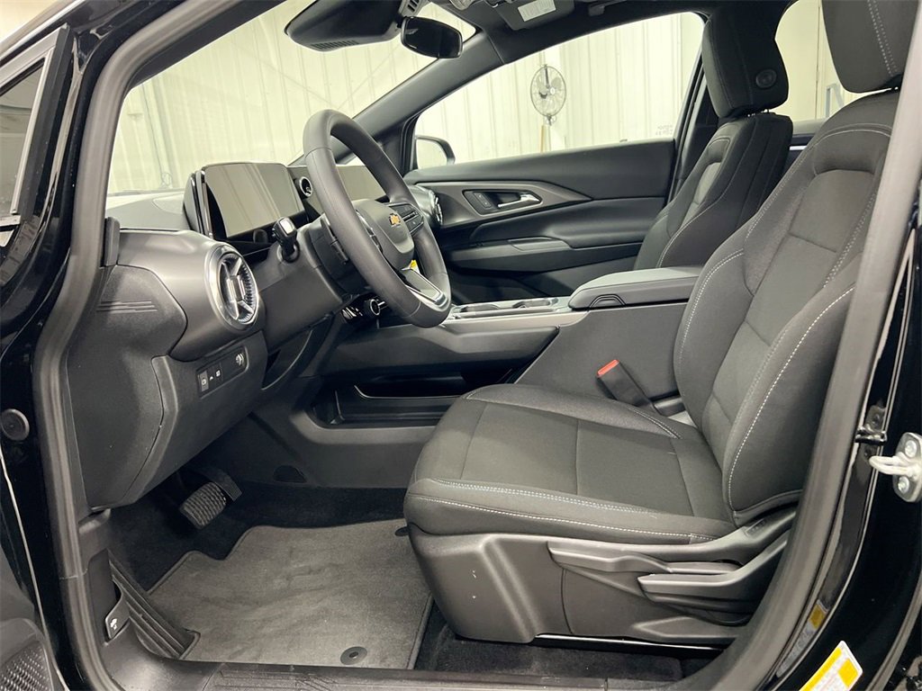 New 2026 Chevrolet Equinox EV LT image 19