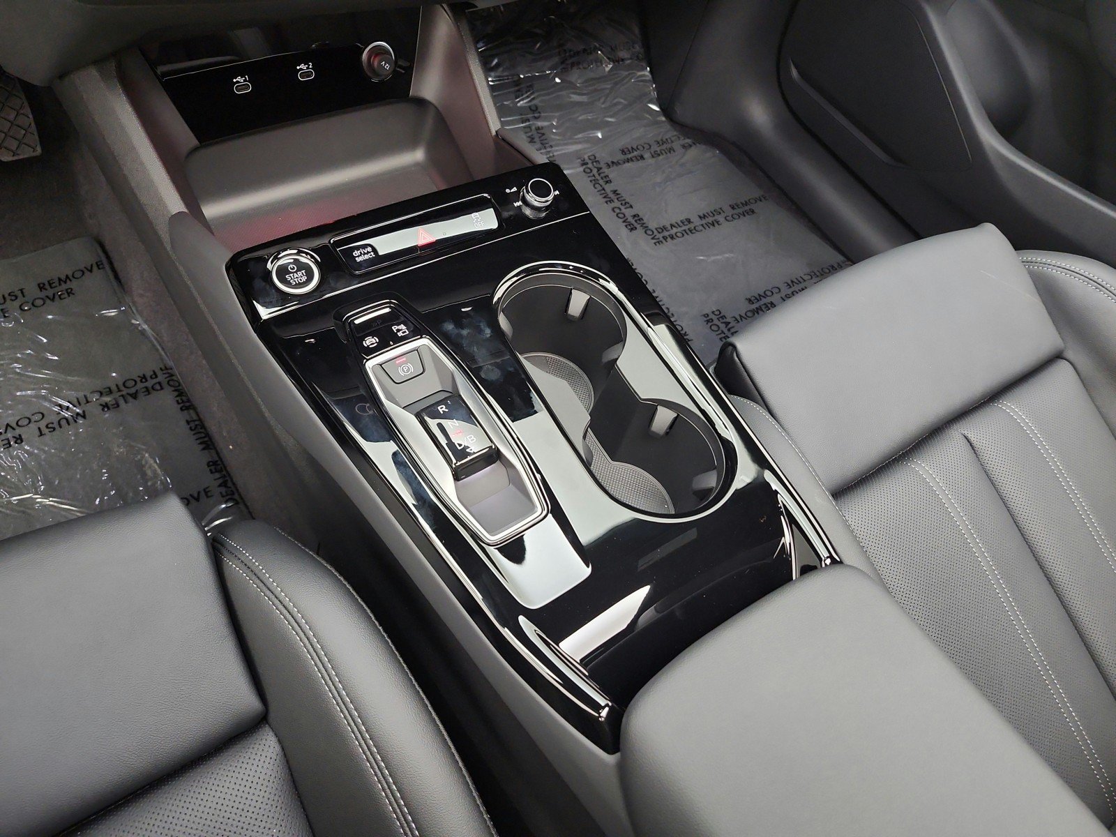 New 2027 Audi Q6 e-tron Prestige AWD/4WD image 10