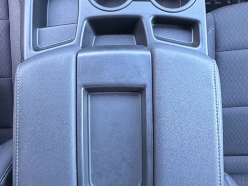 Used 2024 Chevrolet Silverado 1500 Custom w/ Dark Appearance Package image 17