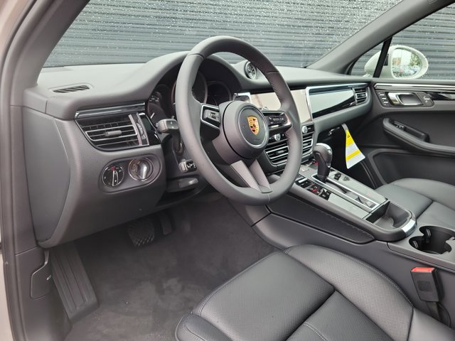 New 2026 Porsche Macan AWD/4WD image 5