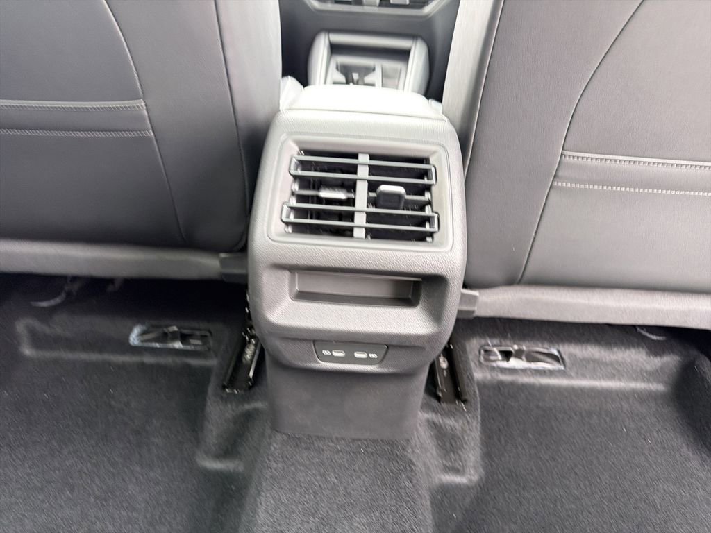 New 2026 Volkswagen Tiguan SE FWD image 21