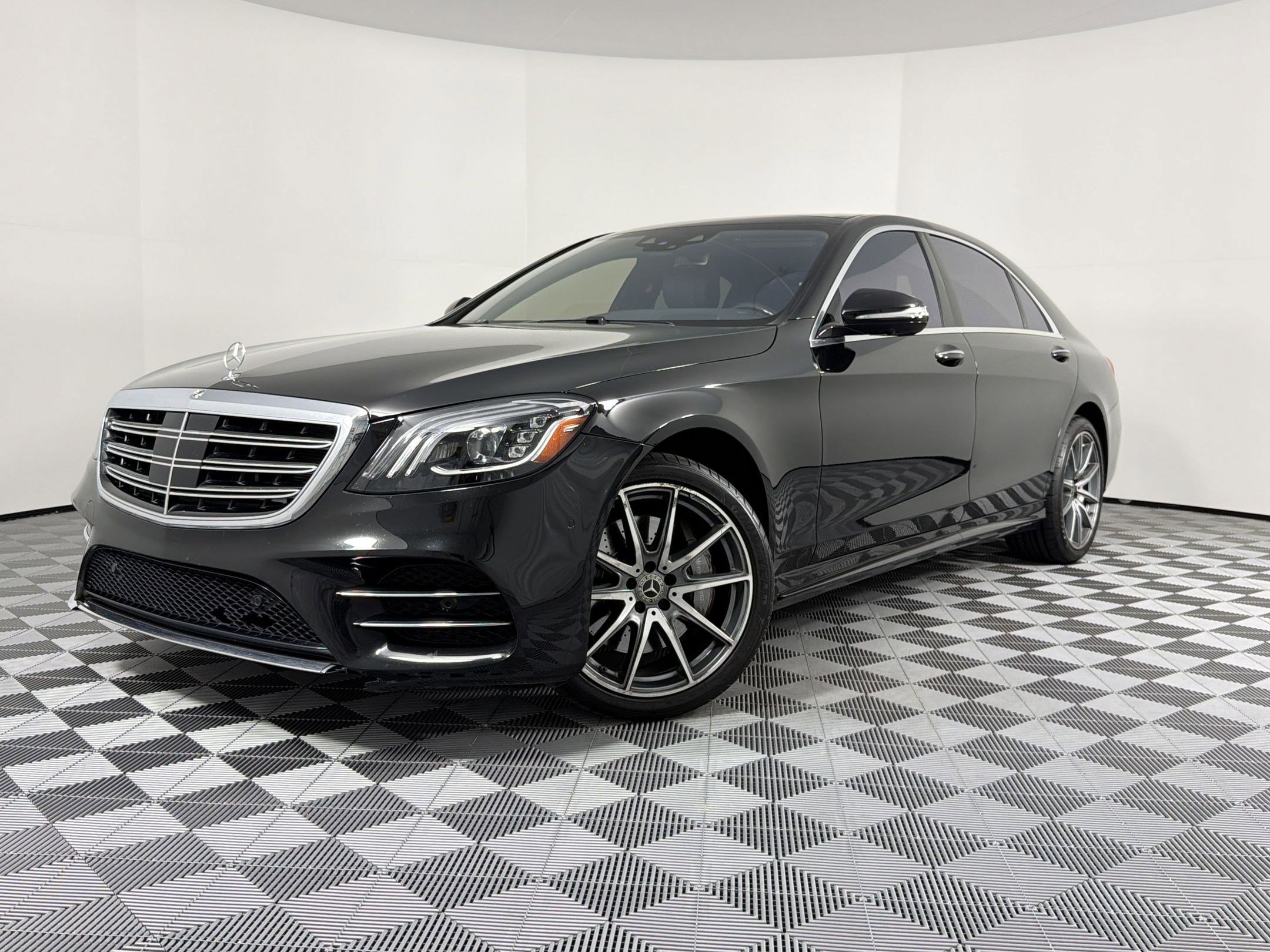 Used 2020 Mercedes-Benz S 560 Sedan video 1