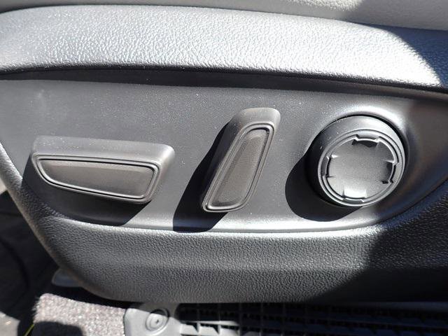 Certified 2025 Toyota Sienna XLE image 24