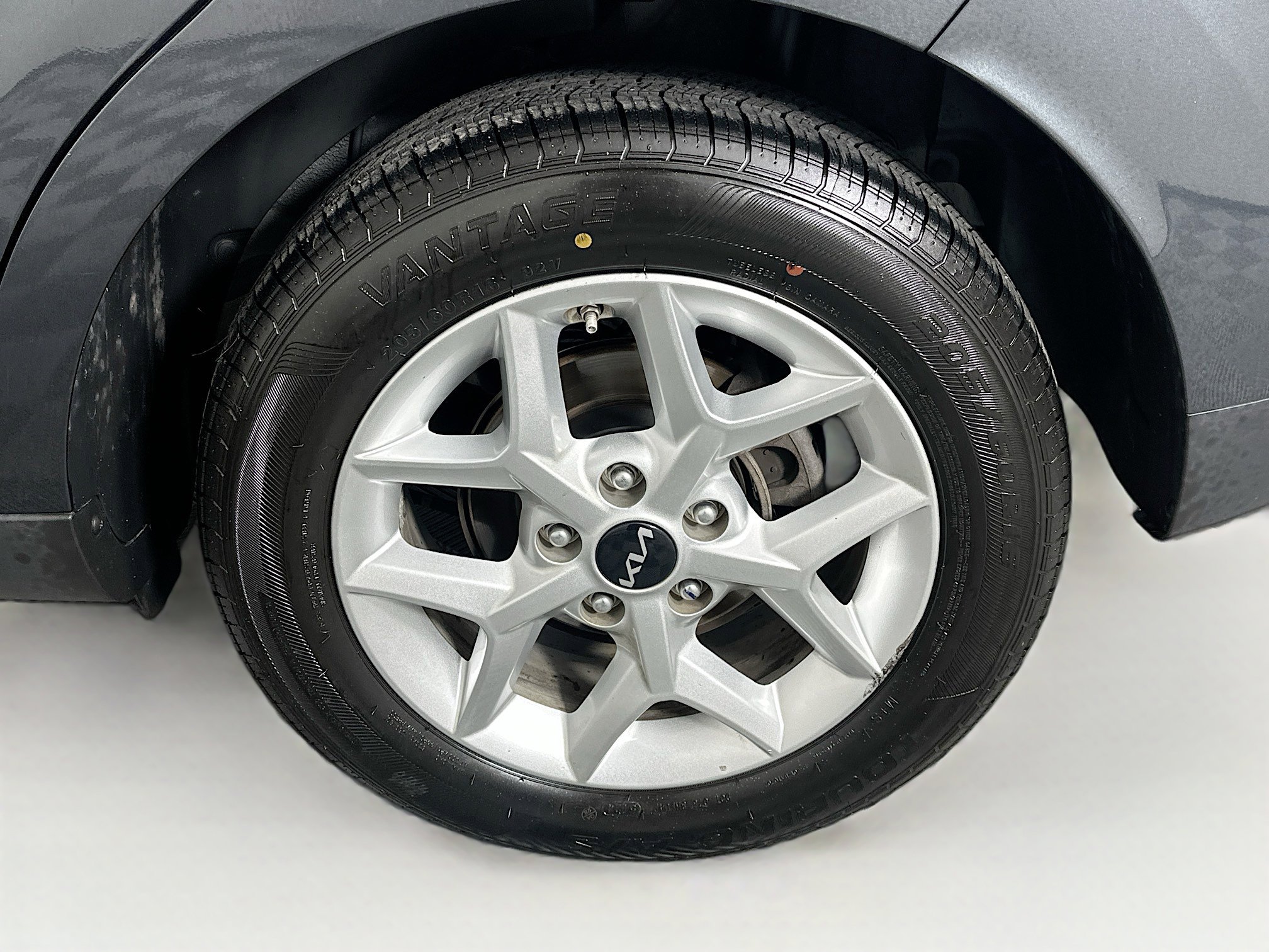 Used 2025 Kia Soul LX w/ LX Technology Package FWD image 11