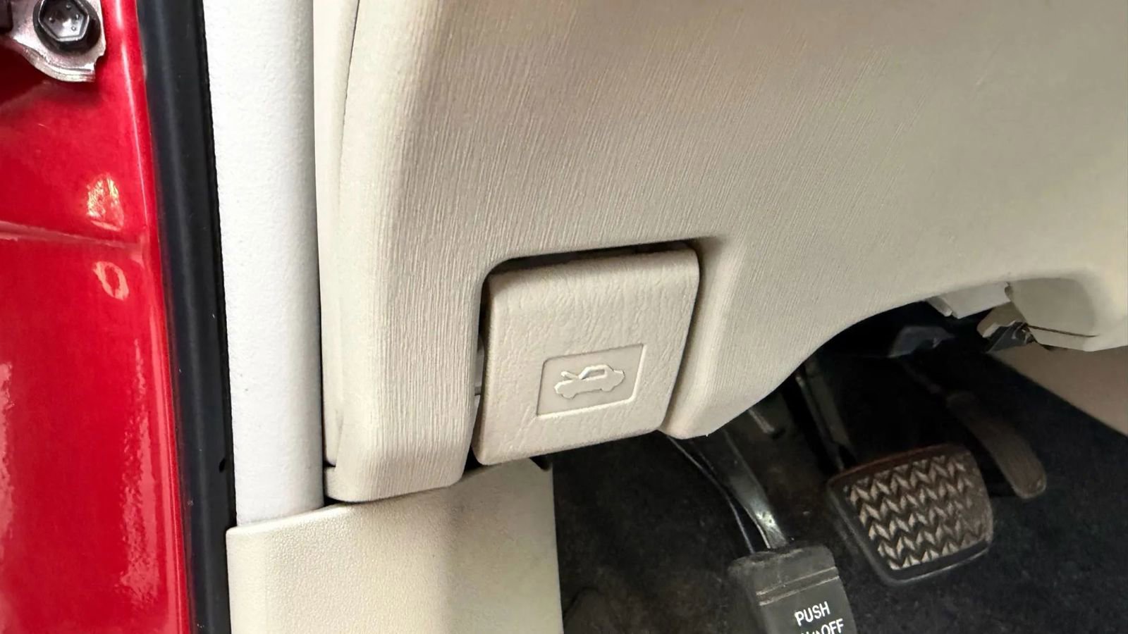 Used 2014 Toyota Prius Four image 23