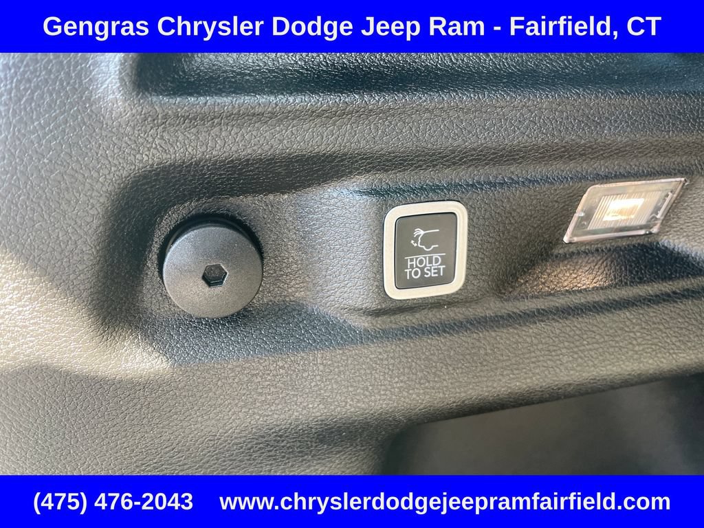 Certified 2023 Jeep Grand Cherokee L Limited w/ Black Appearance Package AWD/4WD image 30