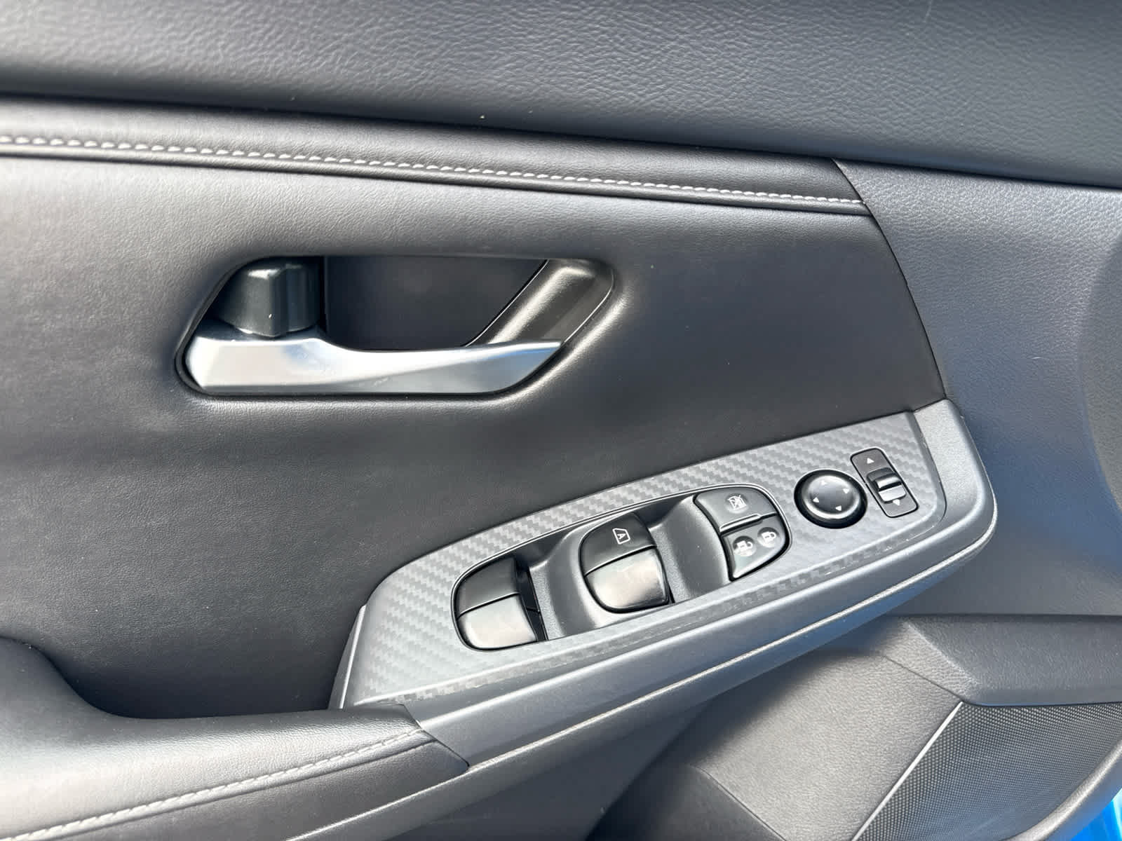Used 2025 Nissan Sentra SV FWD image 10
