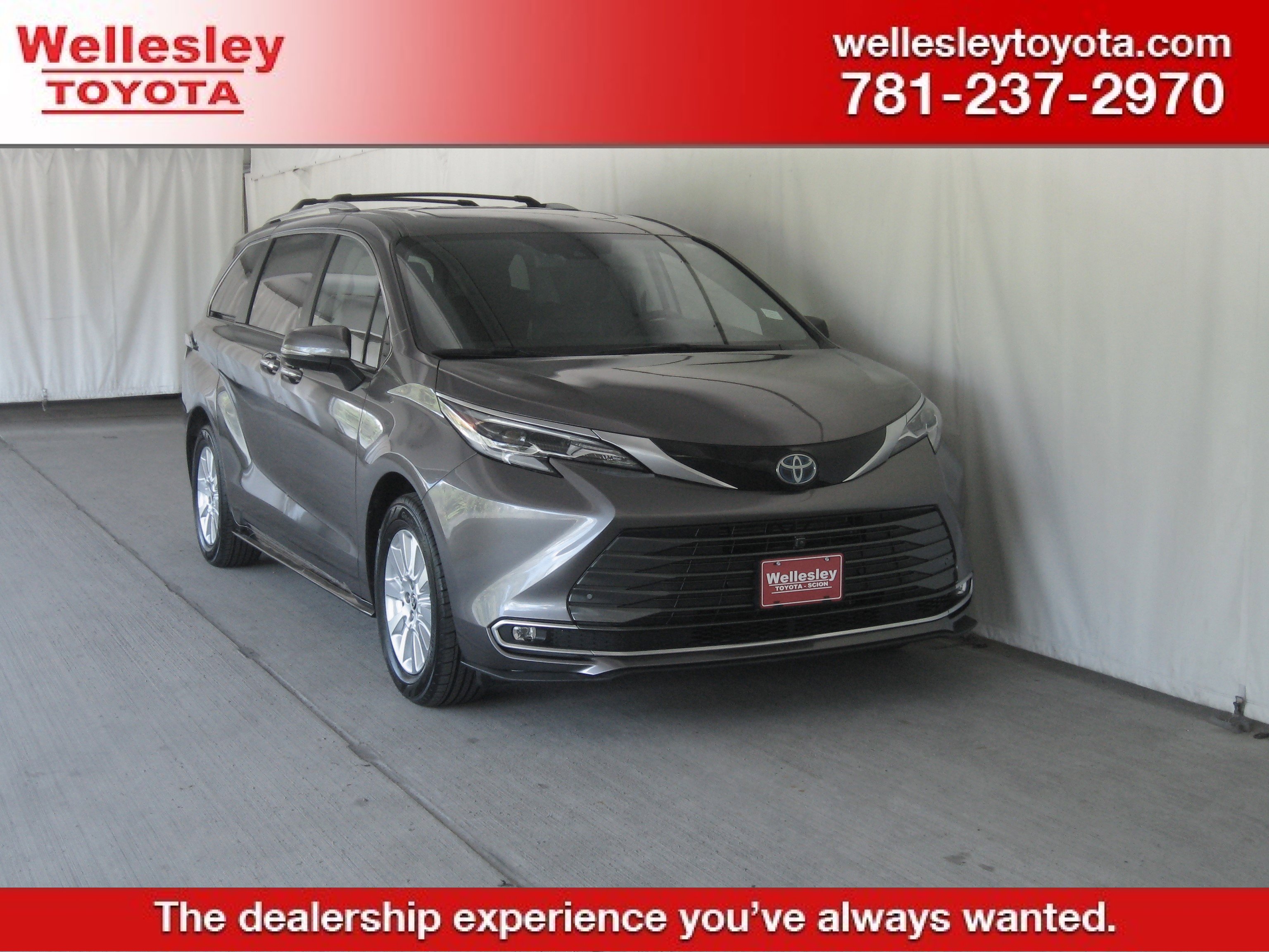 Used 2022 Toyota Sienna Platinum