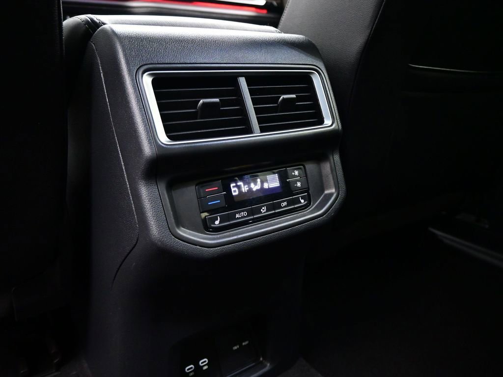 Used 2024 Volkswagen Atlas SEL Premium R-Line image 37