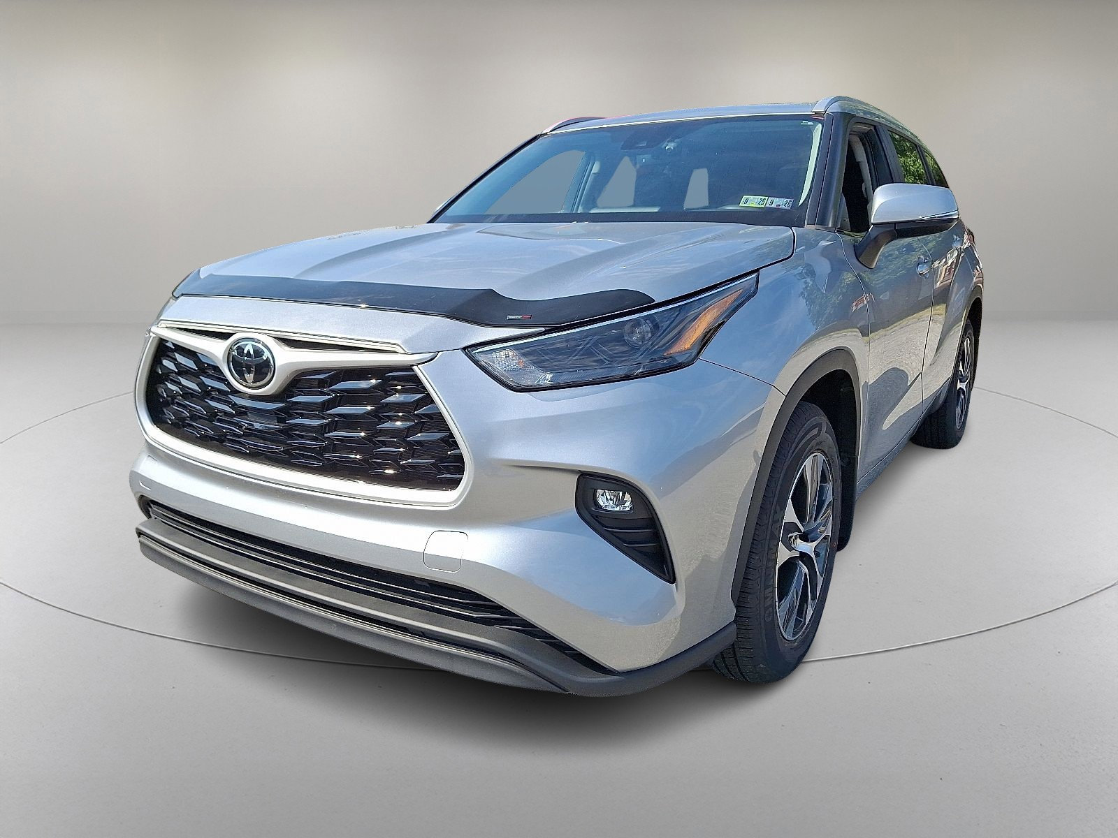 Used 2023 Toyota Highlander XLE image 4