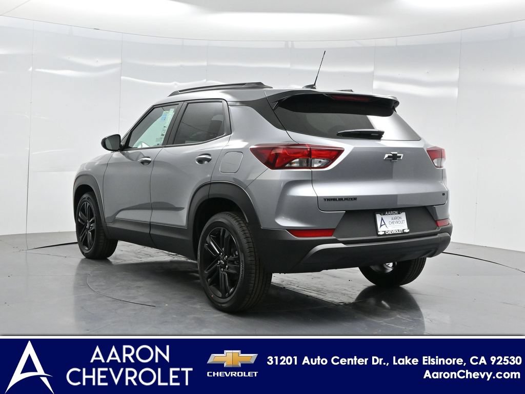 New 2026 Chevrolet TrailBlazer LT w/ Midnight Edition FWD image 5