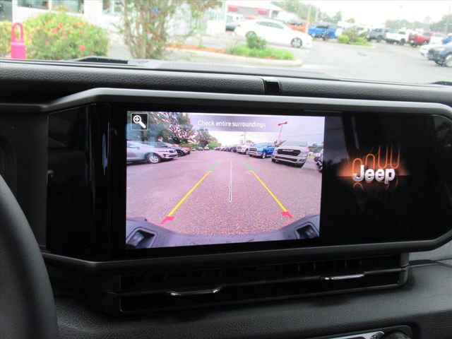 Used 2024 Jeep Gladiator Sport image 24