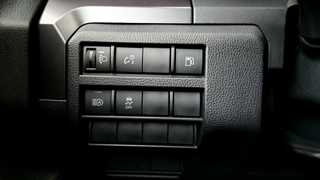 Certified 2025 Toyota 4Runner SR5 AWD/4WD image 30