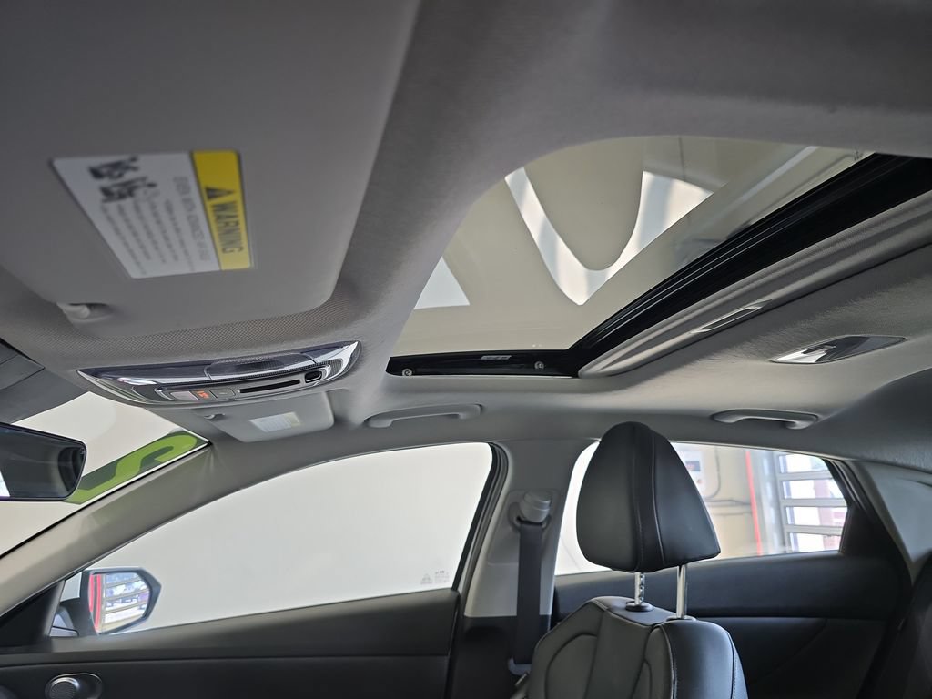 Certified 2024 Hyundai Elantra Limited FWD image 22