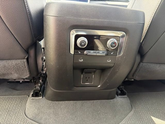 Used 2024 GMC Yukon Denali AWD/4WD image 17