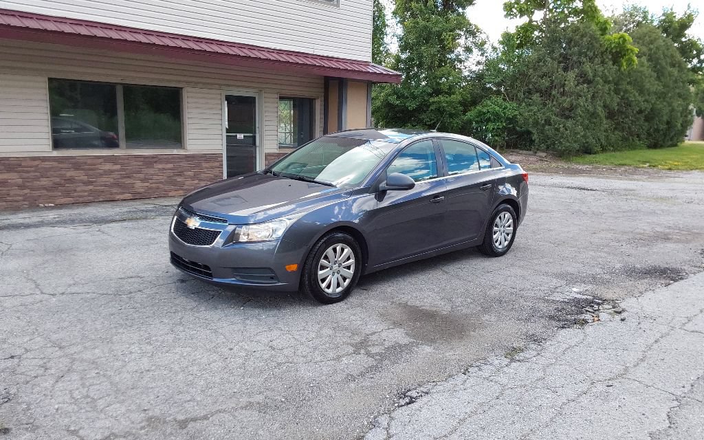 Used 2011 Chevrolet Cruze LS w/ Connectivity Package FWD image 2