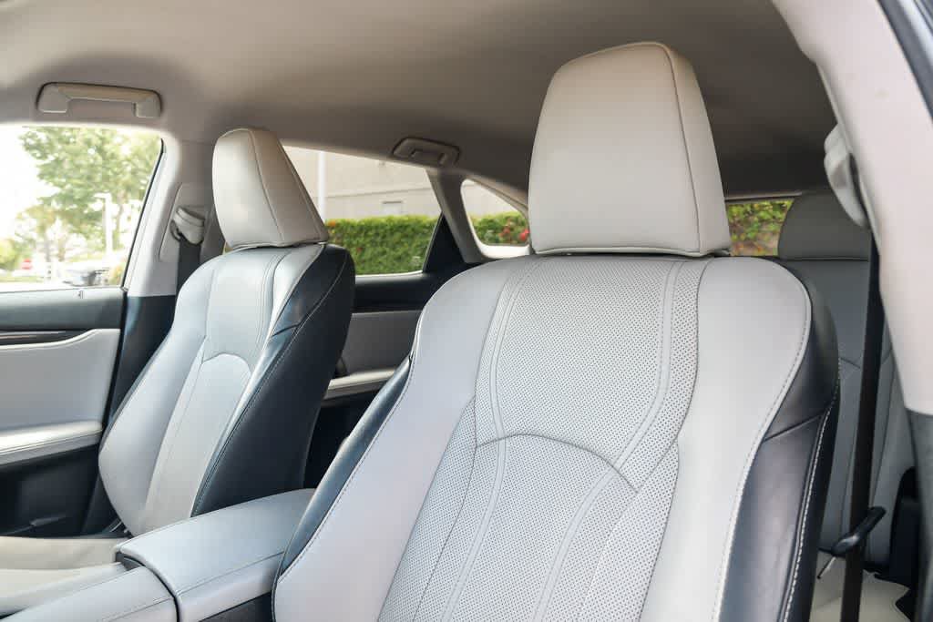 Used 2018 Lexus RX 350L FWD w/ Accessory Package image 17